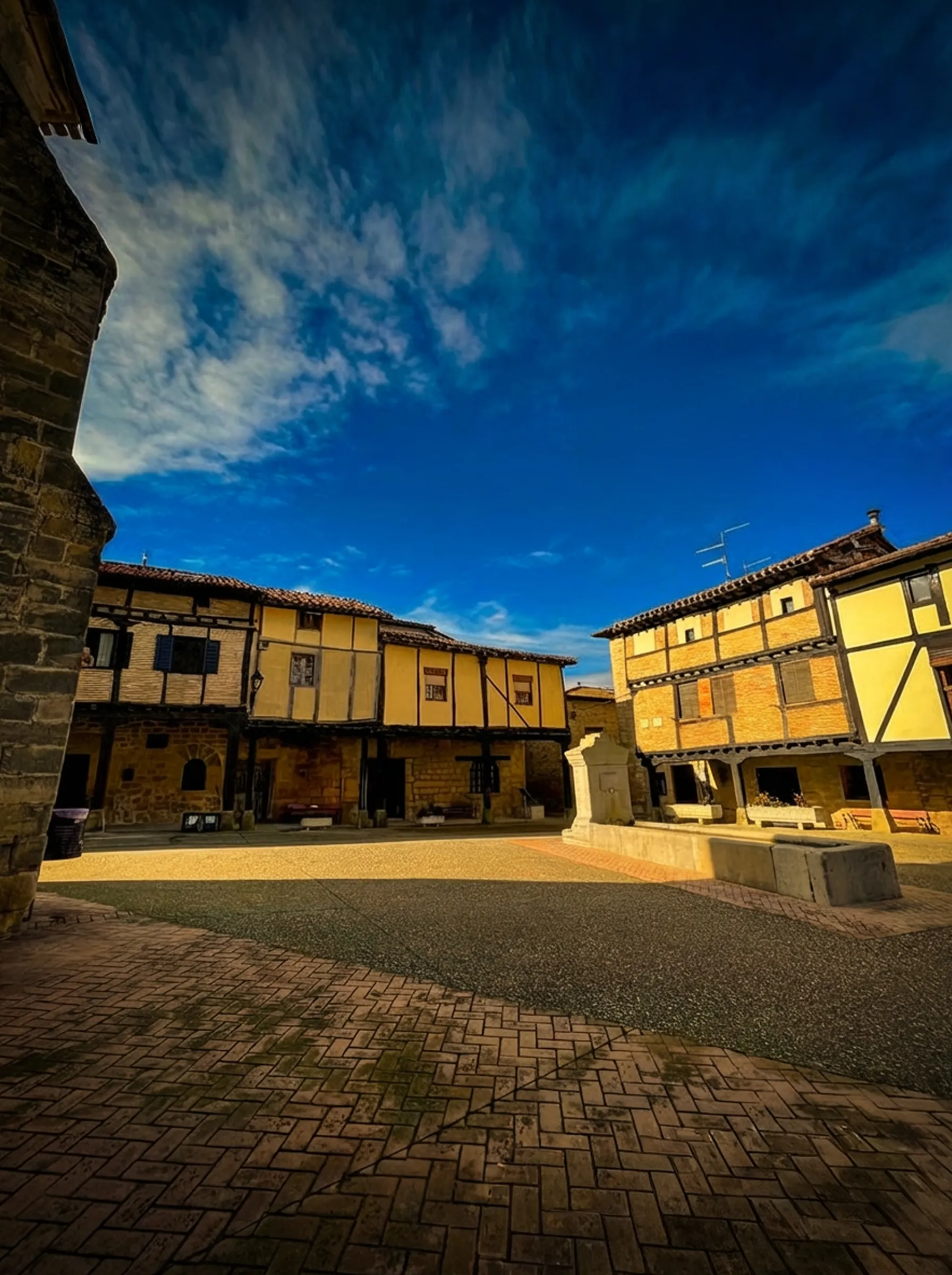 Santa Gadea del Cid: piedra, historia y calma rural